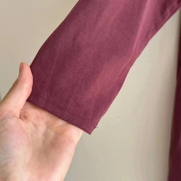 Green Envelope 3/4 Length Sleeve Zippered Blouse, Wine/Berry, Size Medium - Picture 4 of 16